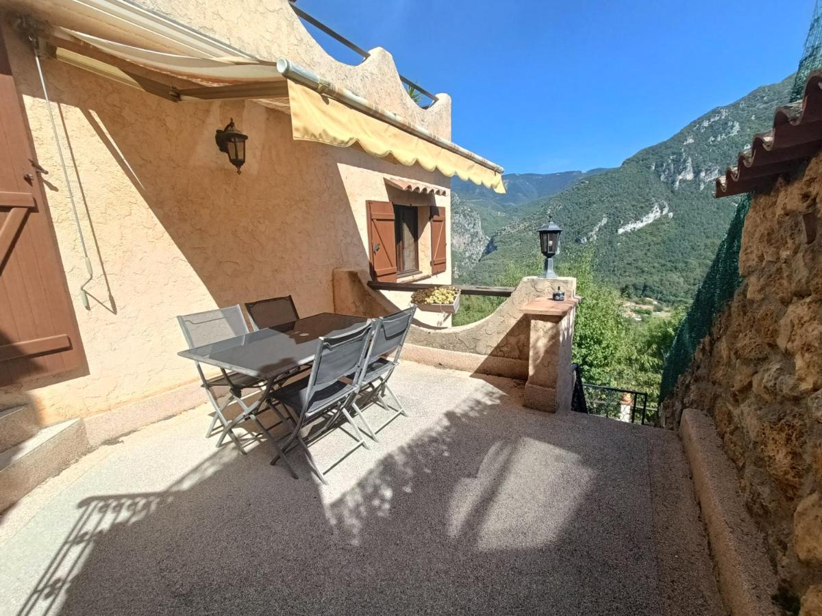 Appartement Privatise Dans Maison Utelle Exterior foto